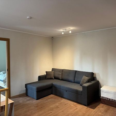 Dikol Two-Room Apartment-Self Check-In & Free Parking Near City Center Tallinn Ngoại thất bức ảnh