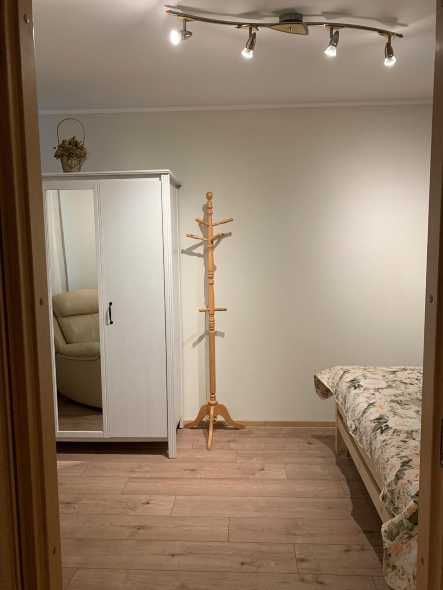 Dikol Two-Room Apartment-Self Check-In & Free Parking Near City Center Tallinn Ngoại thất bức ảnh
