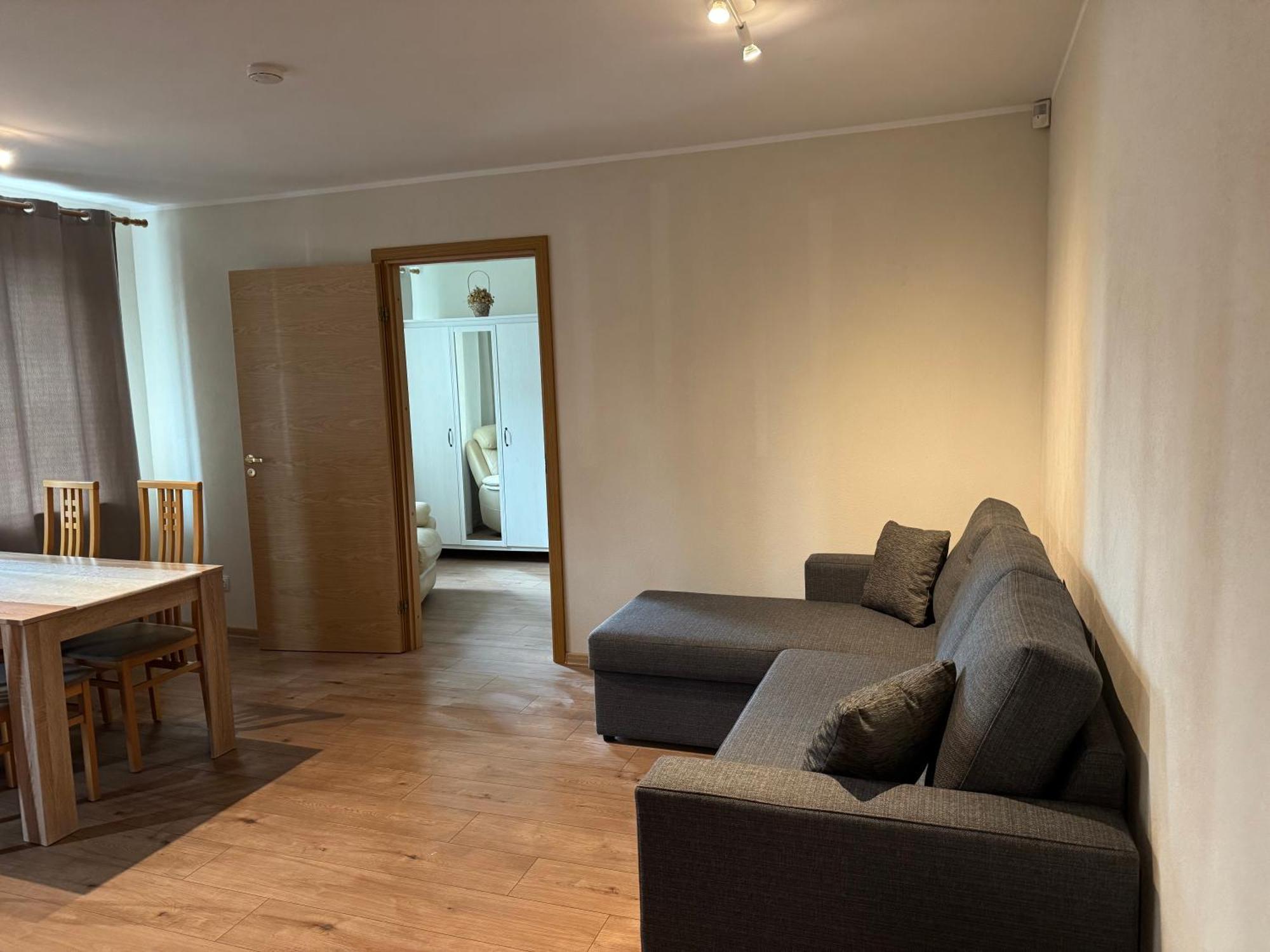 Dikol Two-Room Apartment-Self Check-In & Free Parking Near City Center Tallinn Ngoại thất bức ảnh